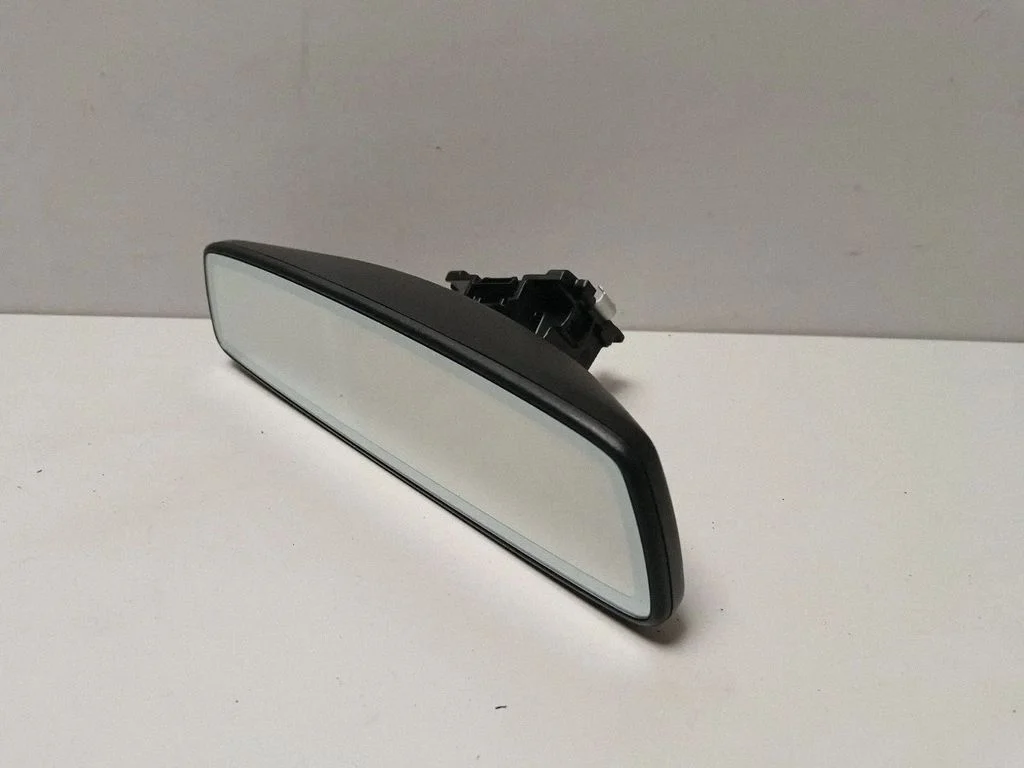 Rear view mirror (interior) 6830616