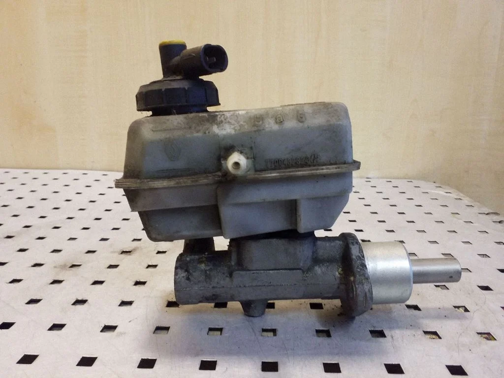 Master brake cylinder 7700432324A – Renault Espace IV (2002-2014)