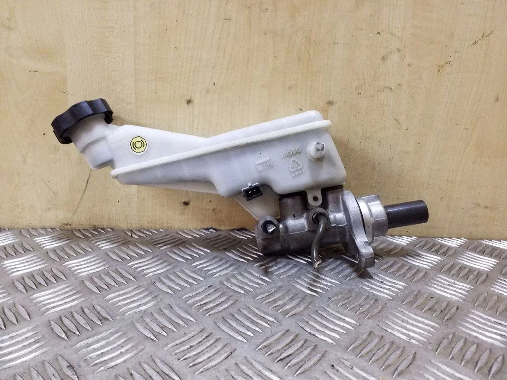 Master brake cylinder