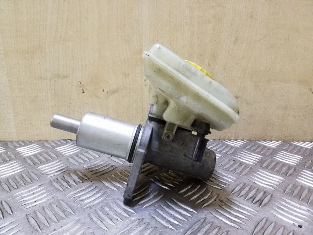 Master brake cylinder 9304125000 – Volkswagen Passat B5.5 (2001-2005)