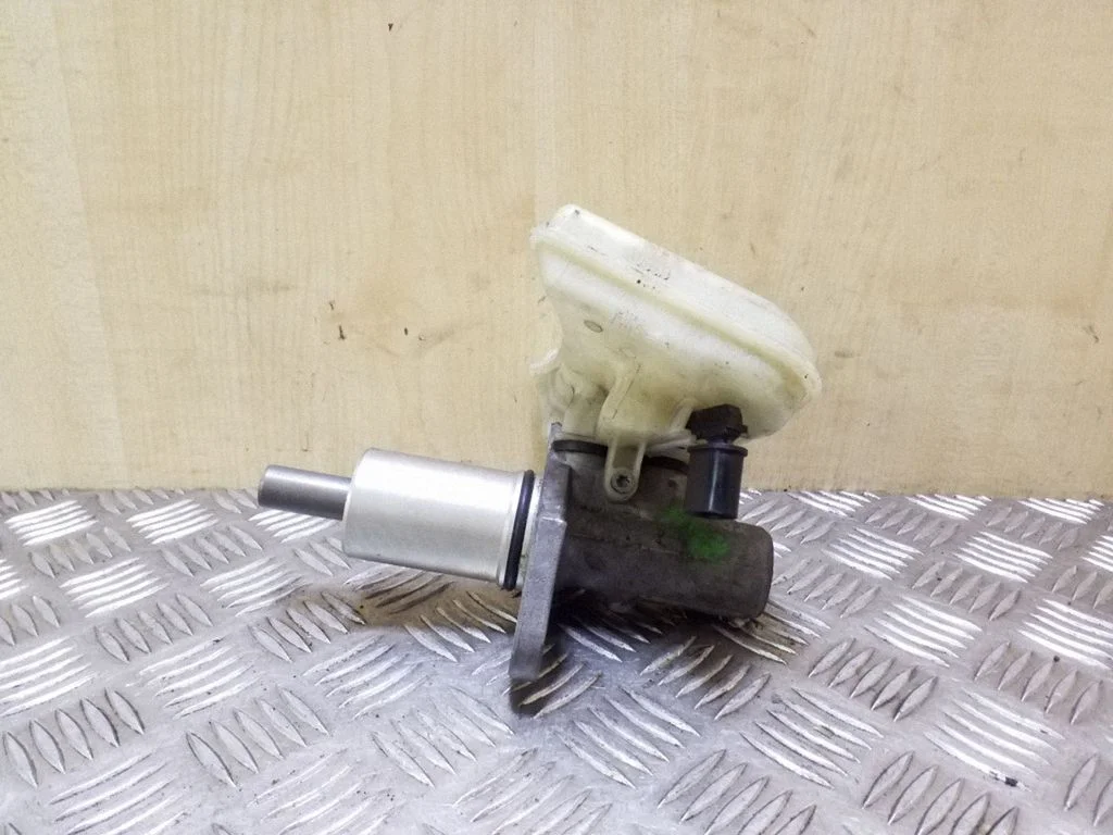 Master brake cylinder 9304125000 – Volkswagen Passat B5.5 (2001-2005)