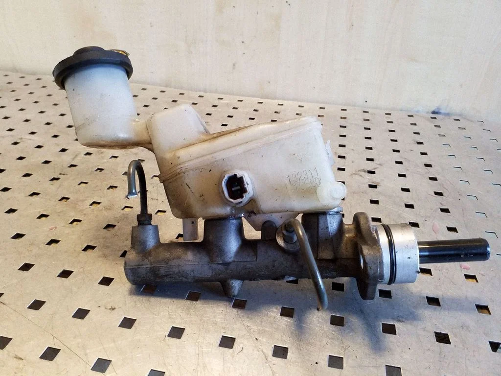 Master brake cylinder 13231110680