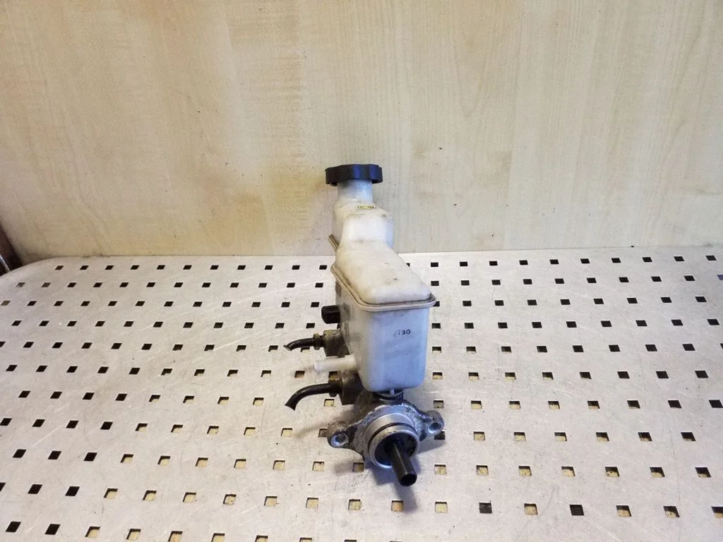 Master brake cylinder