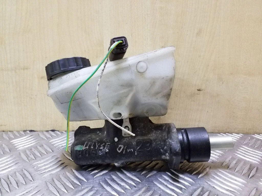 Master brake cylinder 0204221137
