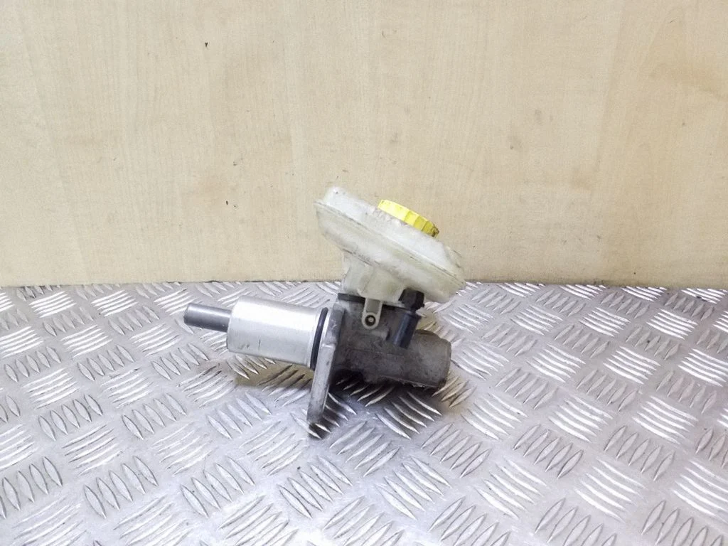 Master brake cylinder 9304125000