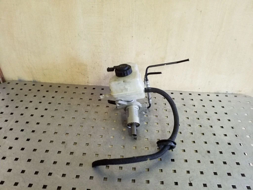 Master brake cylinder 03350886541