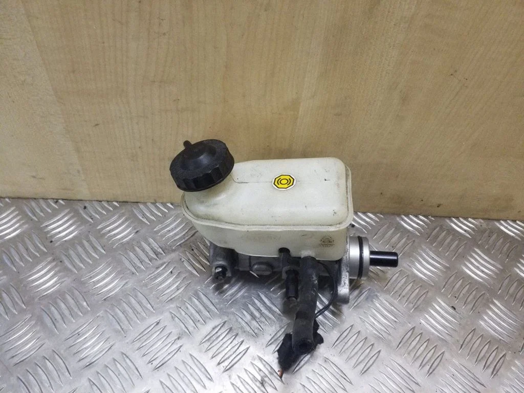 Master brake cylinder