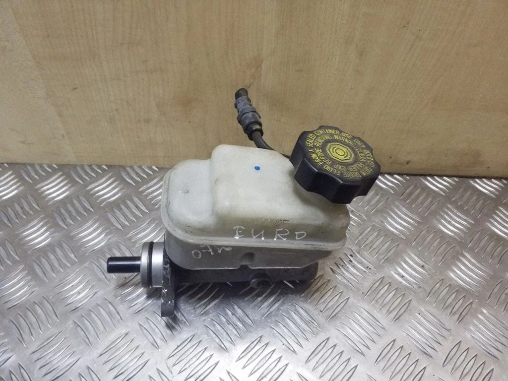 Master brake cylinder