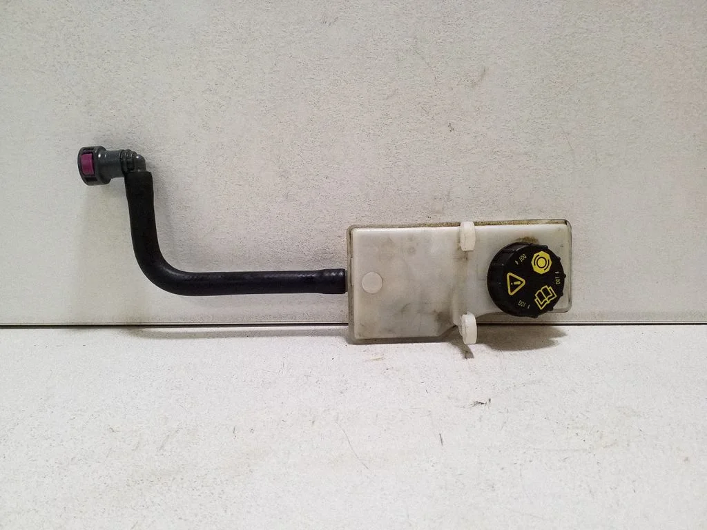 Zbiorniczek płynu hamulcowego EV612K478AC