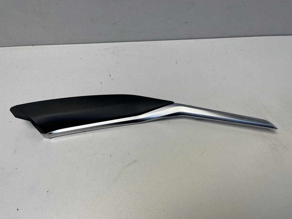 Cita centrālās konsoles (tuneļa) detaļa 6994718