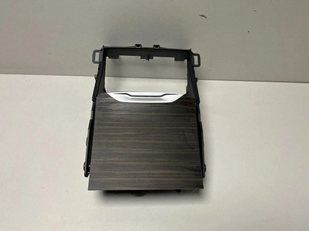 Cita centrālās konsoles (tuneļa) detaļa – BMW X5M G05 F95 (2019-)