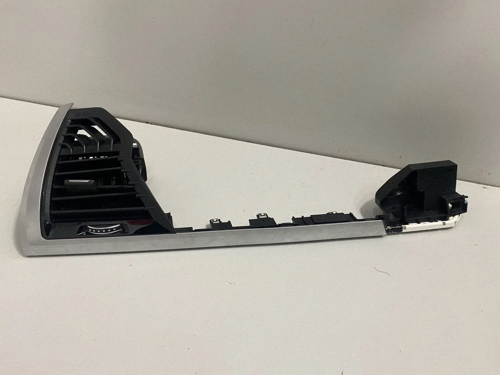 Pozostałe elementy konsoli środkowej (tunelu) – BMW X4 G02 (2018-)