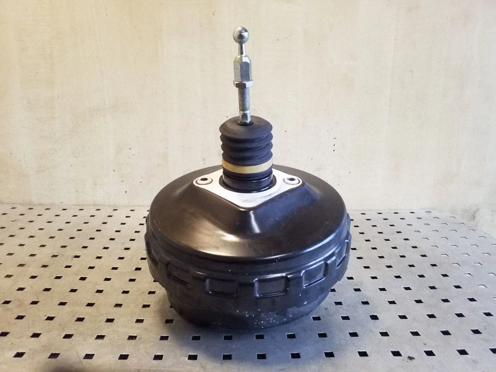 Piduri vaakumvõimendi 8R0612103D