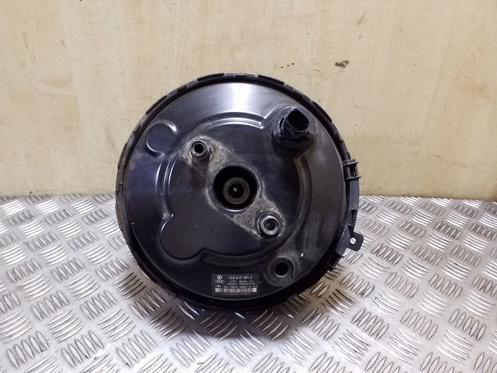 Brake booster 7L8612101J