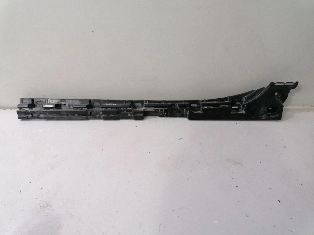 Sill/side skirt trim