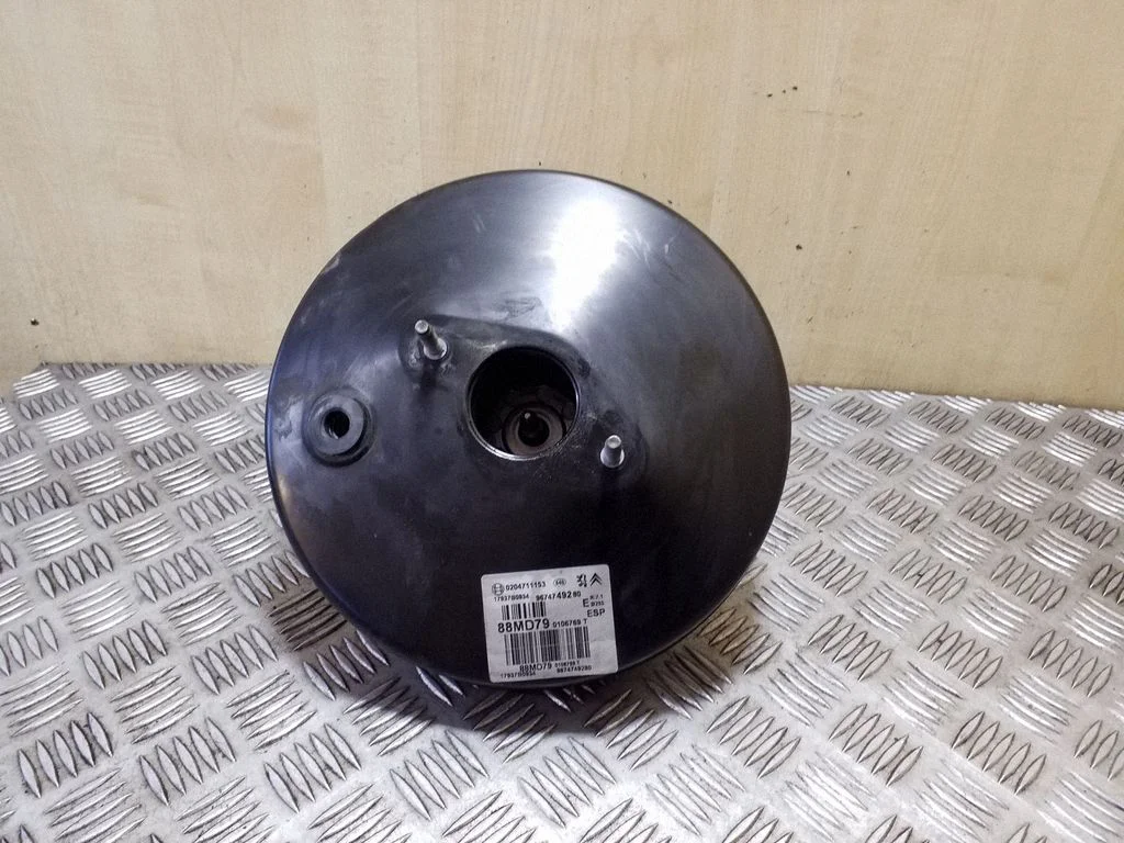 Piduri vaakumvõimendi 9674749280