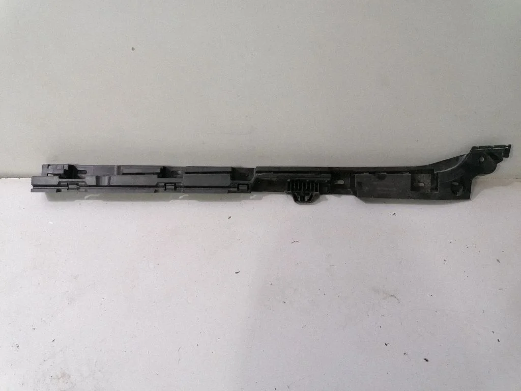 Lävepaku osa – BMW 5-seeria F10 F11 (2009-2016)