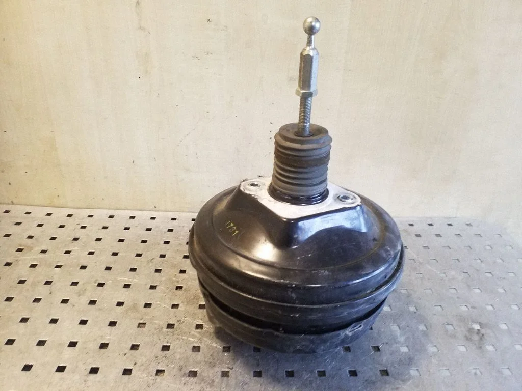 Serwo hamulcowe 4F0612105G – Audi A6 Allroad C5 (1999-2005)
