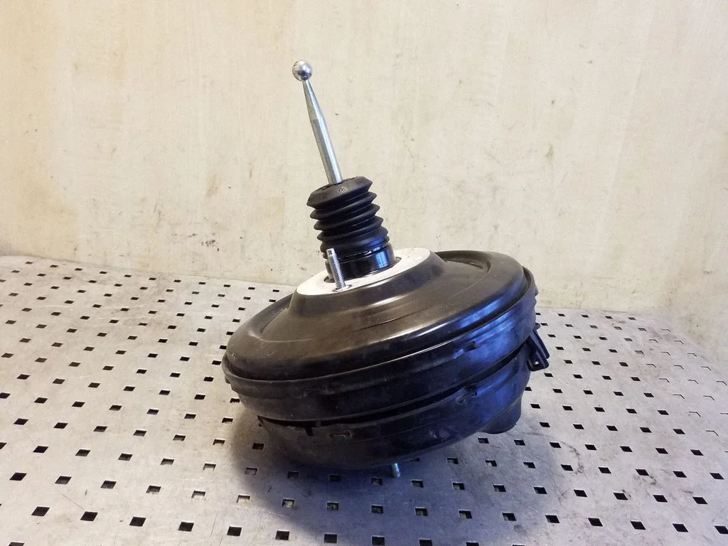 Brake booster 7P0612101B
