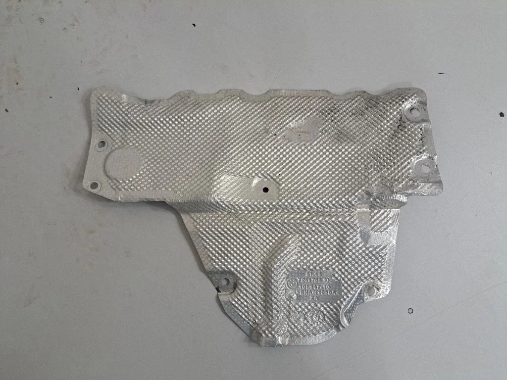 Dzinēja siltumizolācija (aizsargs pret karstumu) – BMW 3. sērija F30 F35 F31 (2012-2018)