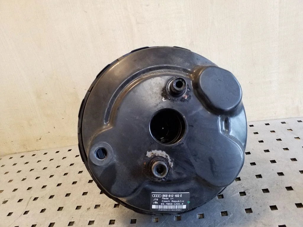 Serwo hamulcowe 8K0612103E – Audi A5 8T 8F (2007-2016)