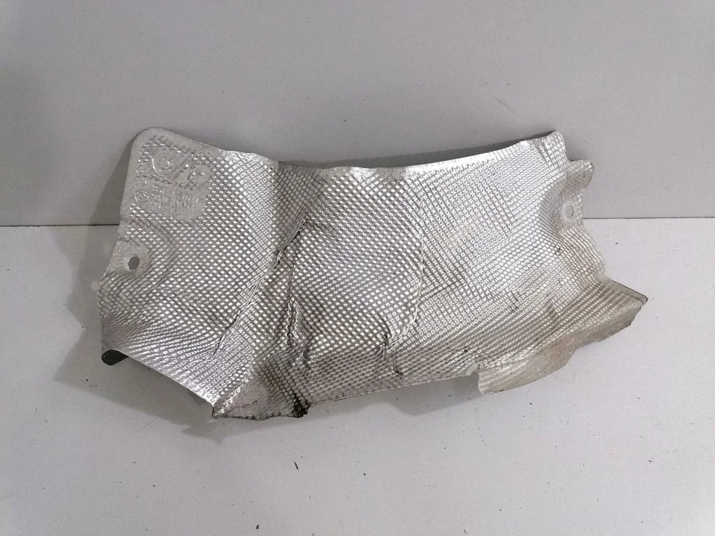 Dzinēja siltumizolācija (aizsargs pret karstumu)