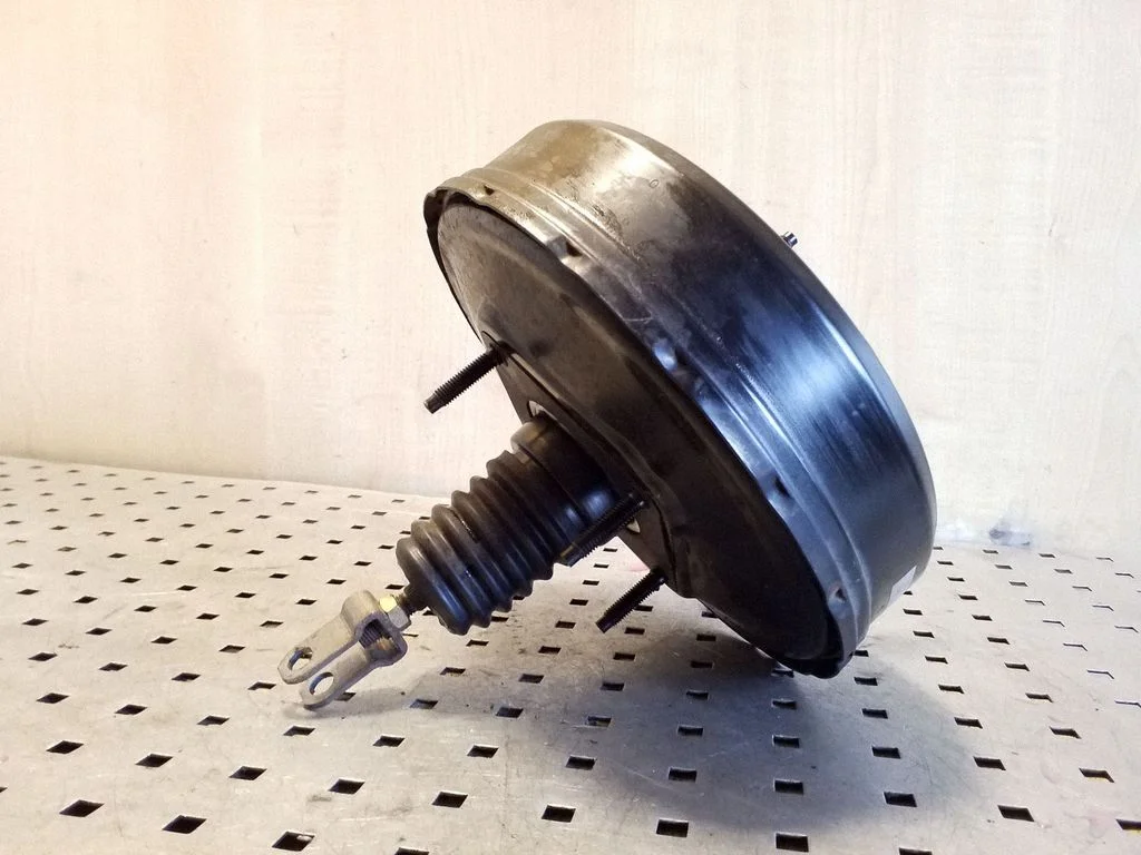 Brake booster 13101013930