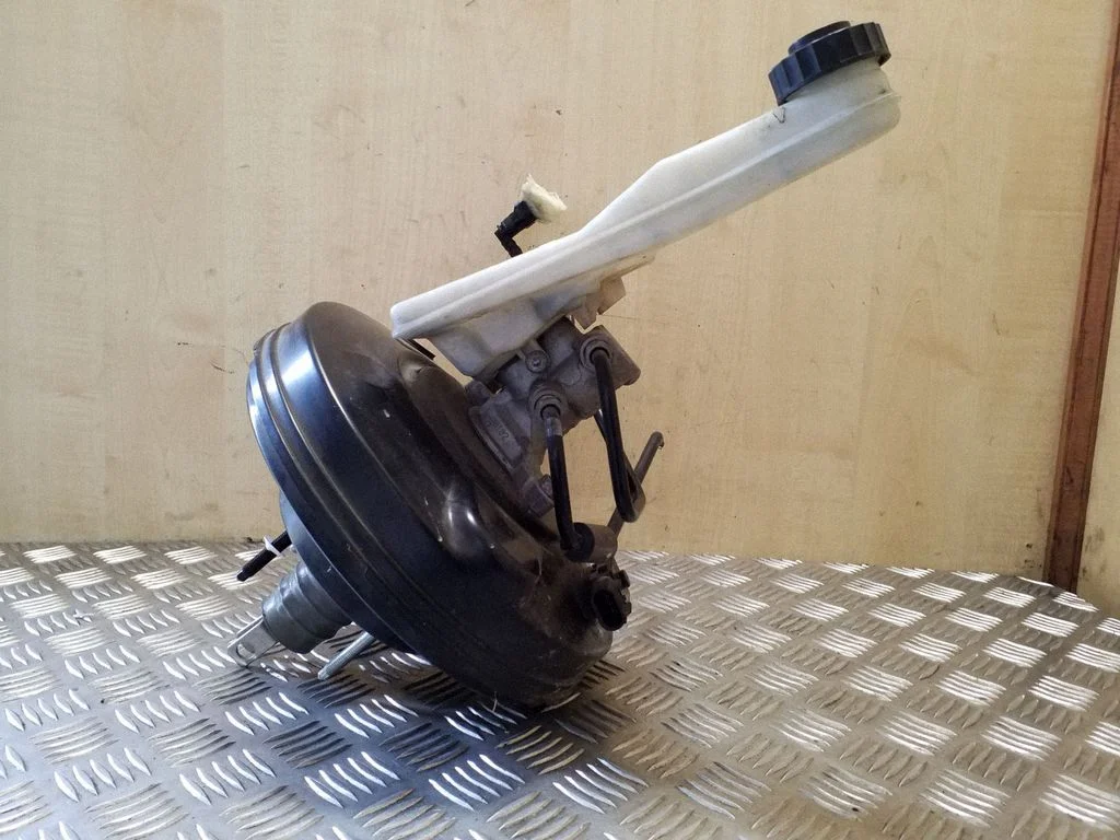 Brake booster AV6T2C055 – Ford Focus (2010-2017)