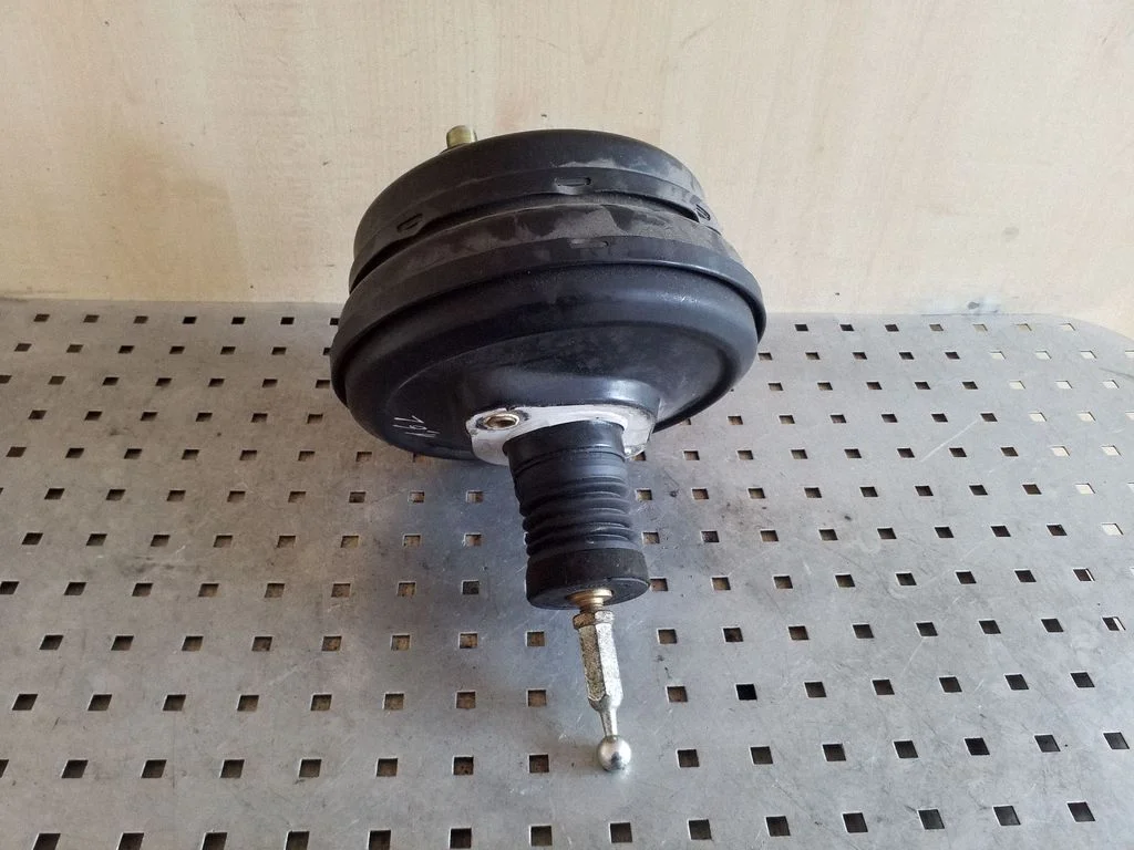 Brake booster 4B3612105 – Volkswagen Passat B5 (1997-2000)