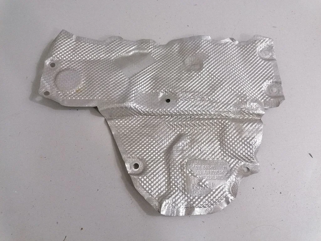 Dzinēja siltumizolācija (aizsargs pret karstumu)