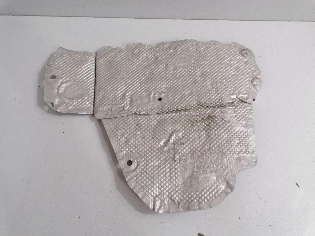Dzinēja siltumizolācija (aizsargs pret karstumu)