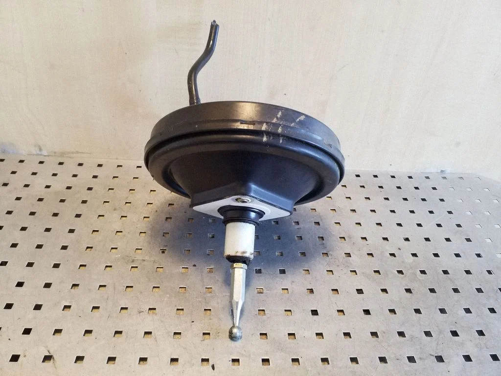 Brake booster 8D0612105G – Volkswagen Passat B5 (1997-2000)