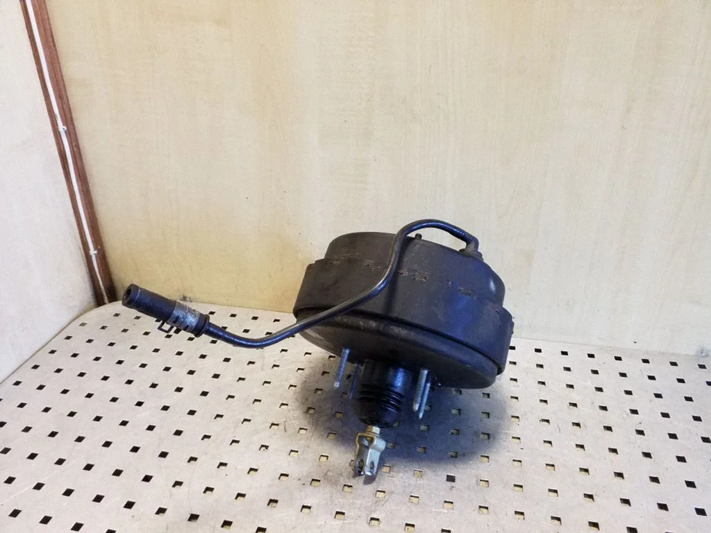 Brake booster – Toyota Avensis T250 (2003-2006)