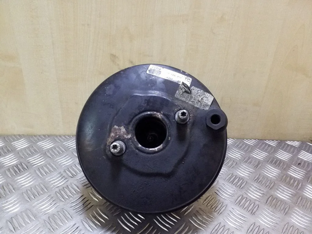 Brake booster – Opel Signum (2003-2008)