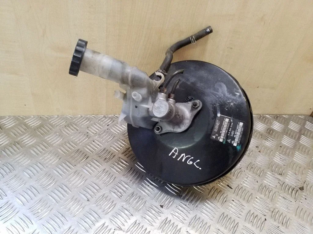 Brake booster – Mitsubishi Outlander (2001-2007)