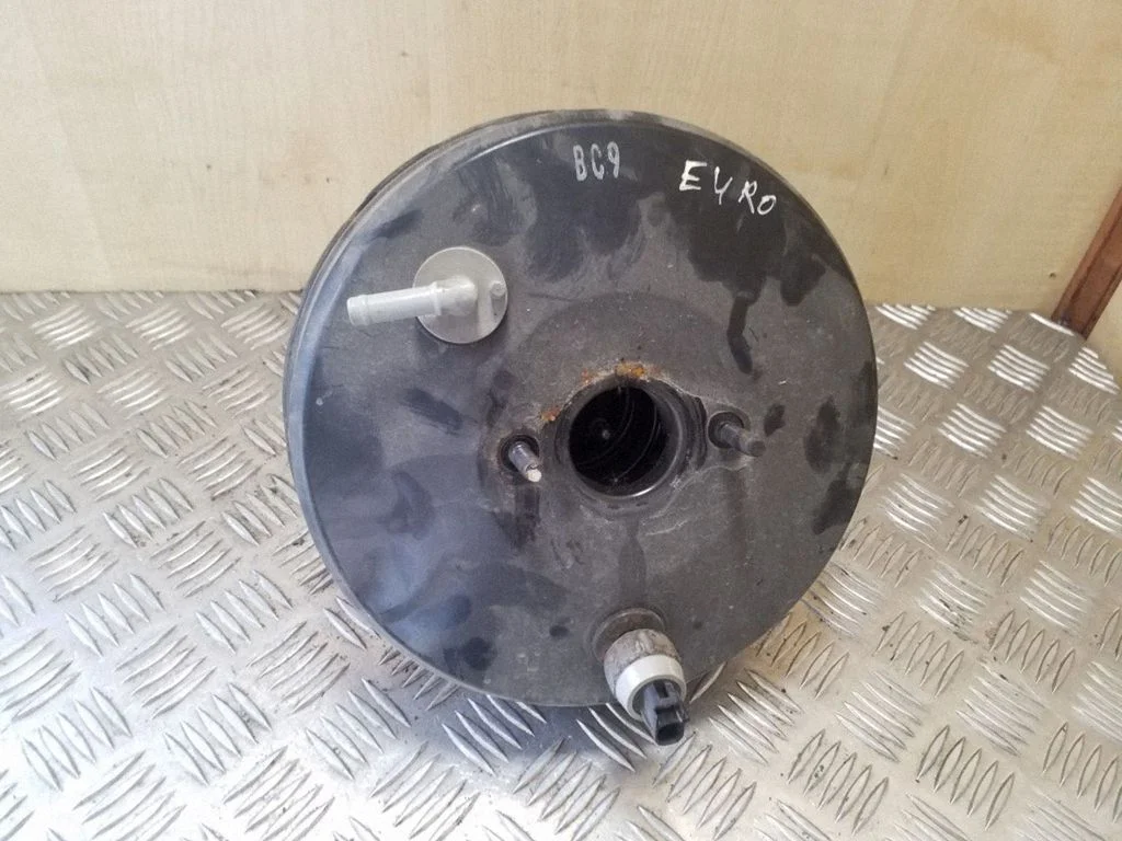 Brake booster – Toyota Avensis T250 (2003-2006)