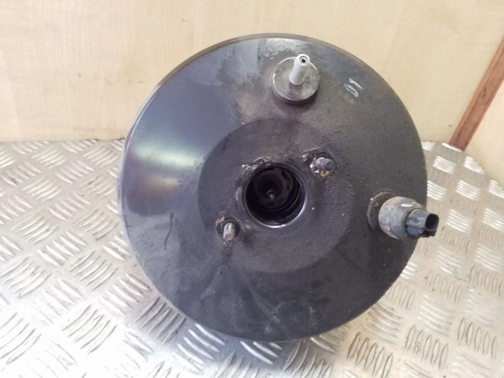 Brake booster – Toyota Avensis T250 (2003-2006)