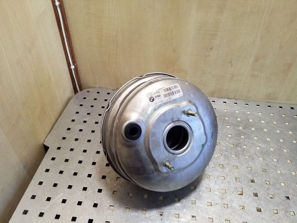 Brake booster 296765937051