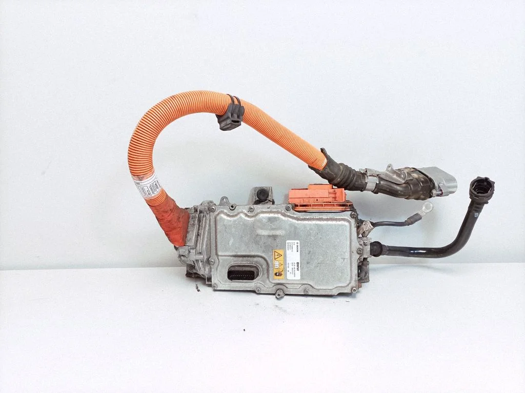 Invertors (sprieguma pārveidotājs) 8662297