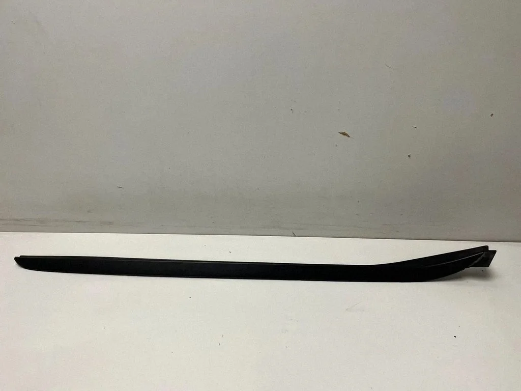 Windshield trim 9478898