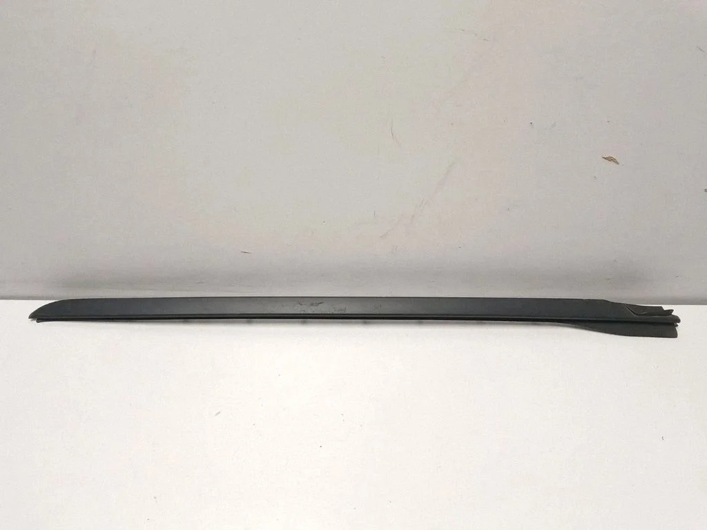 Windshield trim 7933087