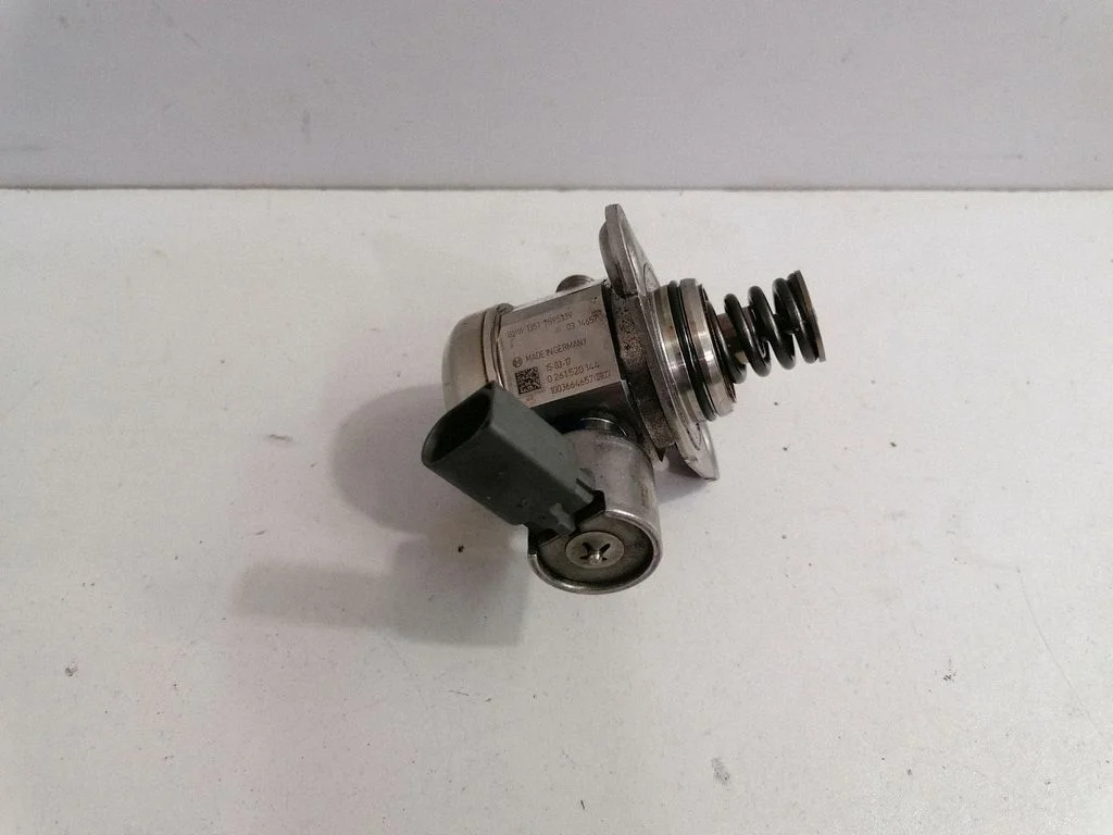 Mechanical fuel pump 7595339