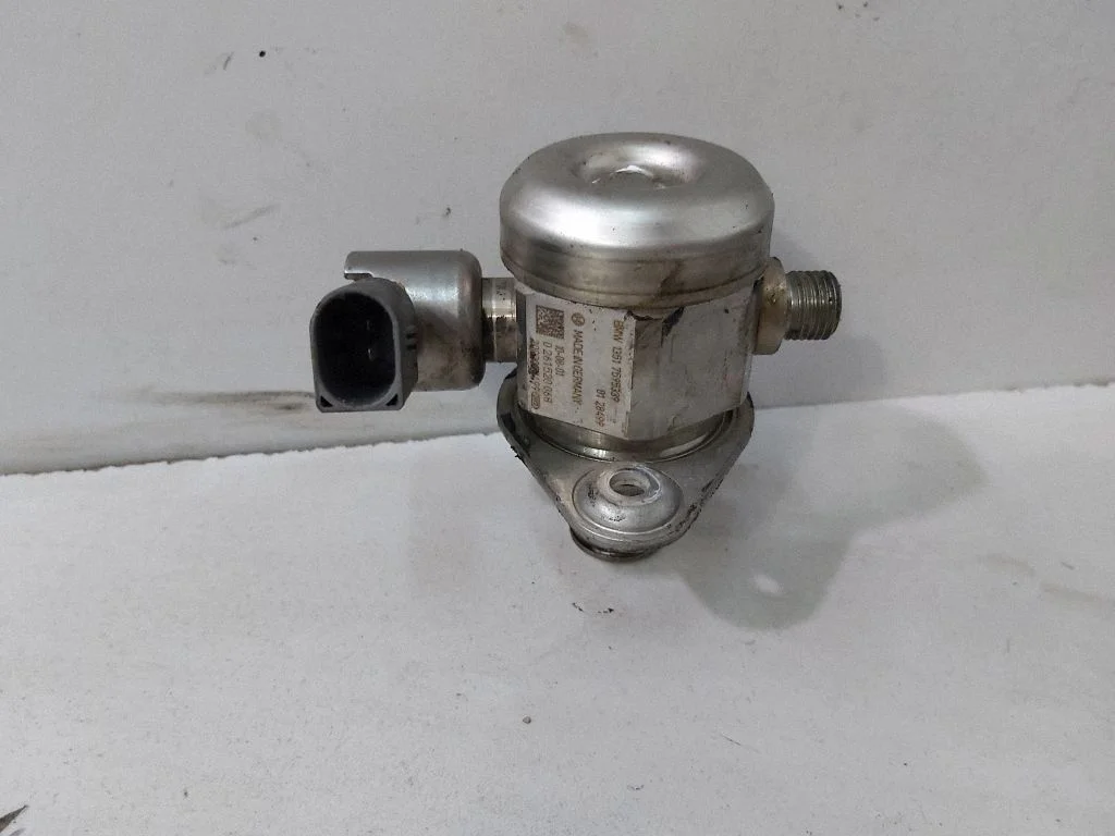 Mechanical fuel pump 7595339