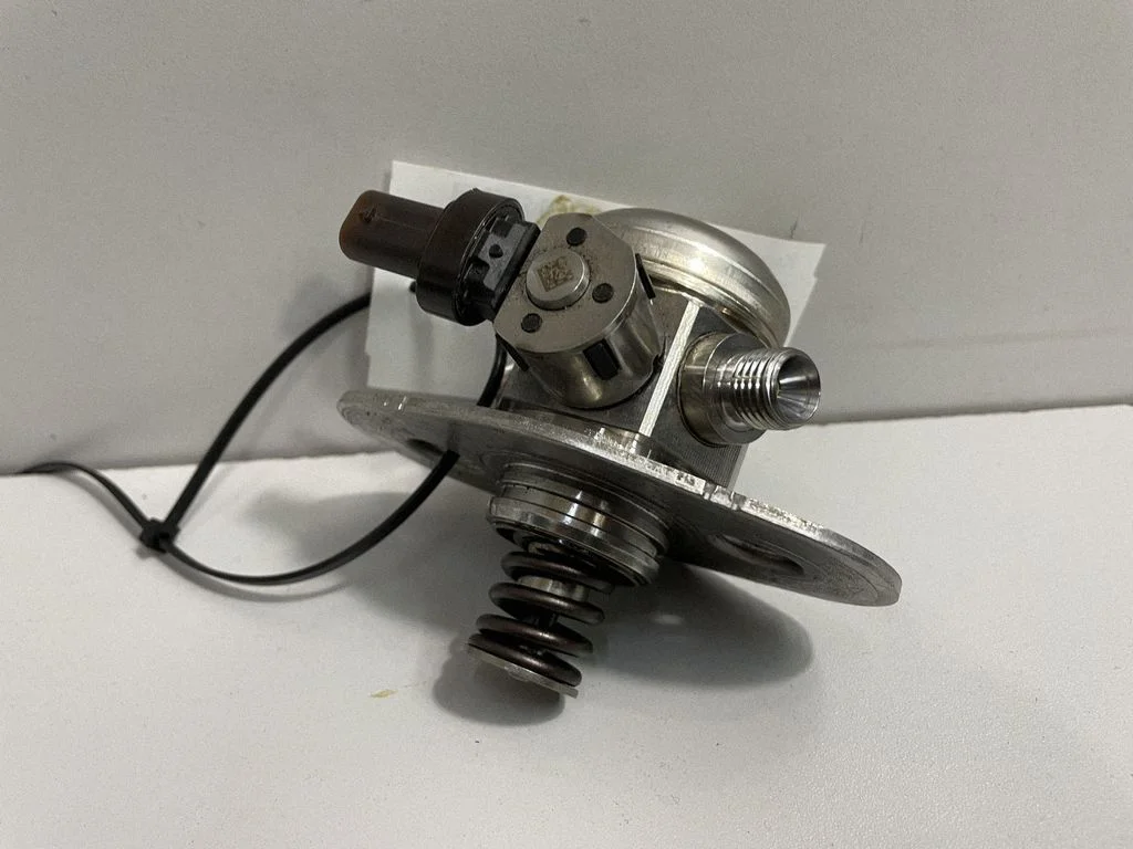 Mechanical fuel pump 7642466