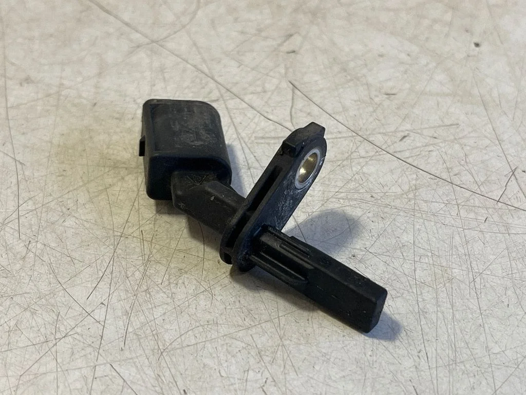 ABS brake wheel speed sensor – Porsche Taycan 9J1 (2019-)