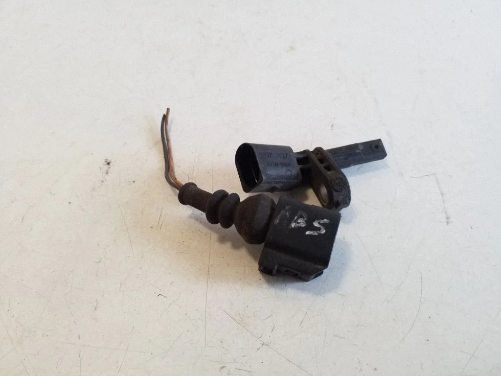 ABS brake wheel speed sensor 7H0927803 – Volkswagen Passat B6 (2005-2010)