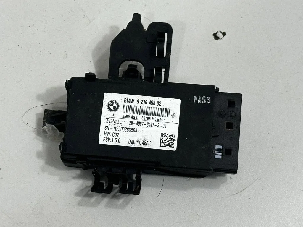Seat control module 7490465