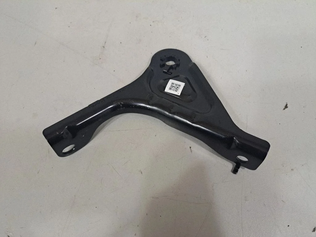 Tagaistme peatugi 9493790 – BMW iX1 (2022-)