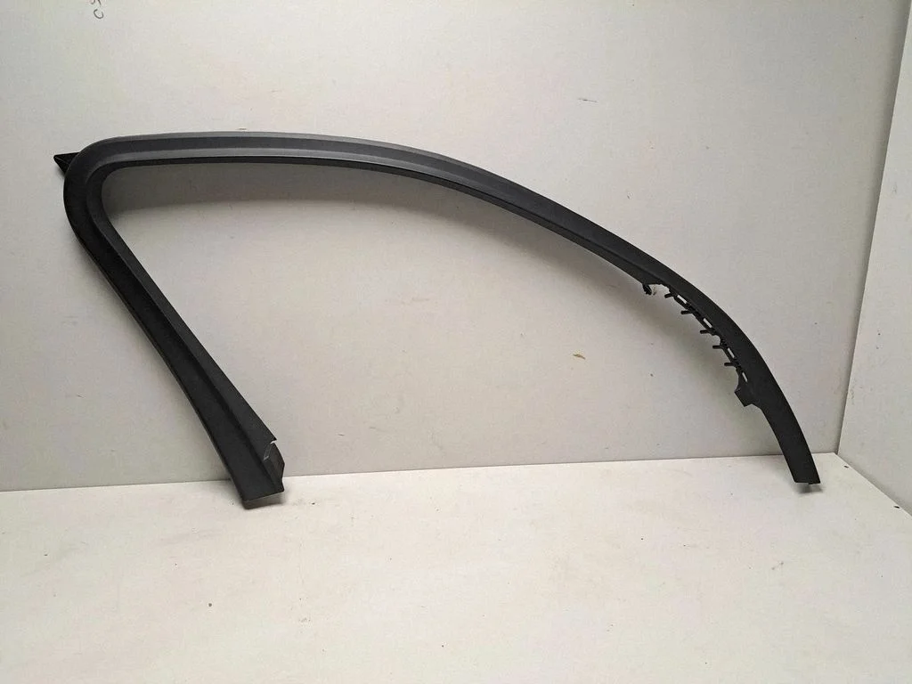 Priekšējo durvju stikla apdare – BMW X7 G07 (2018-)