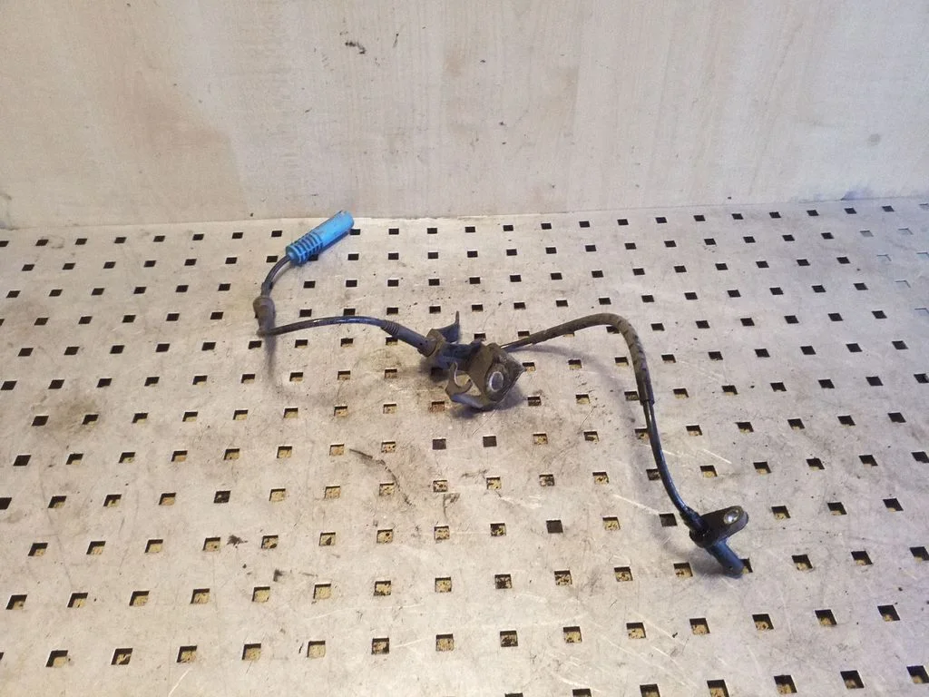 Esimene piduri ABS-andur – BMW X1 E84 (2009-2015)